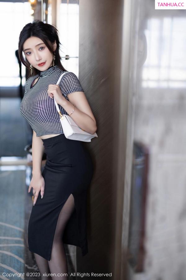王馨瑶  [XiuRen]高清写真图 2023.11.22 No.7703 王馨瑶yanni 丝袜美腿第2张图片
